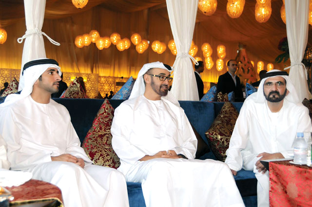 "محمد بن راشد ومحمد بن زايد وحمدان بن محمد خلال اللقاء\t تصوير- محمد هشام"