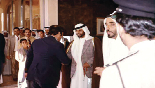 "طحنون بن محمد يرعى احتفال نهاية العام الدراسي"
