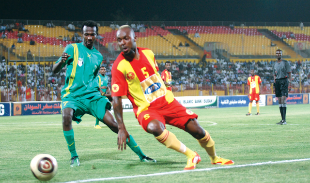 "من لقاء المريخ بأمبدة في الدوري السوداني \t البيان"