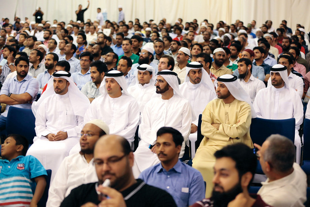 "محمد بن راشد لدى حضوره جانباً من محاضرة العلامة الهندي زاكرنايك"