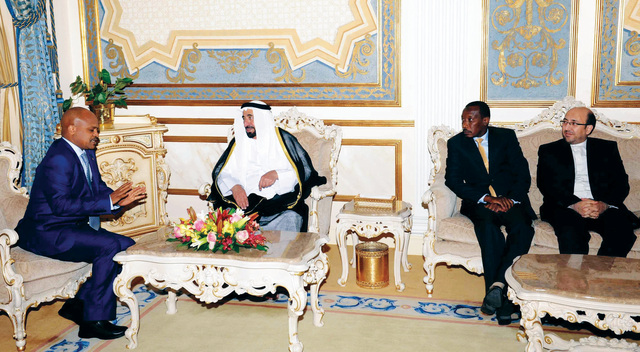 "والقناصل\tوام"