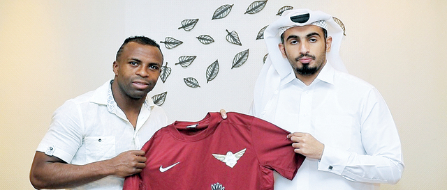 الجيش القطري يضم الإكوادوري كريستيان بدلاً عن الجزائري زياني