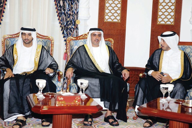 "حمدان بن محمد وسيف بن زايد وأحد أعضاء الوفد القطري"