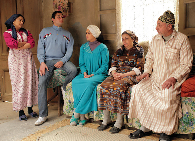 "مشهد من مسلسل بدون ذكر أسماء"