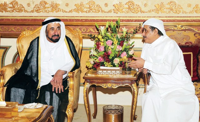 "حاكم الشارقة خلال استقباله المهنئين"