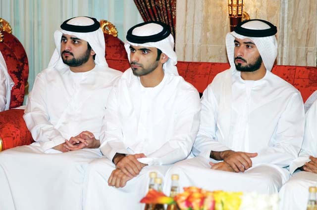 "مكتوم وماجد ومنصور بن محمد"