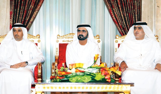 "سموه والحميدان وبن هزيم خلال اللقاء"