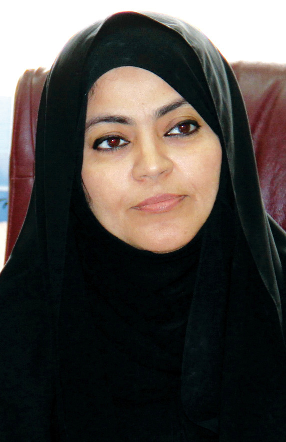 "سمية السويدي"