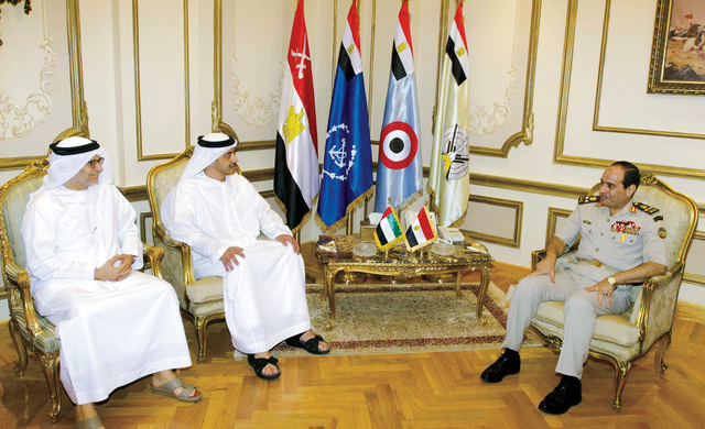 "عبدالله بن زايد خلال لقاء الفريق السيسي بحضور قرقاش \t وام"