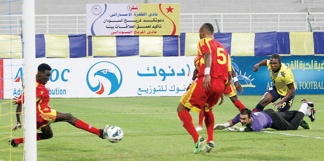 "من مباراة الظفرة والمريخ\tمن المصدر"