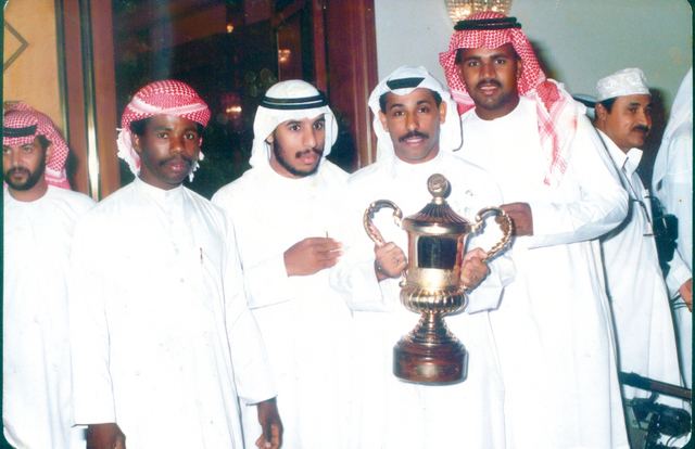 "من احتفالية فريق الفجيرة بلقب دوري الاولى 86-87 ويظهر عبد الله برمان"