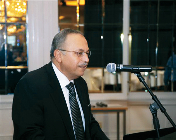 "فؤاد الجمل"