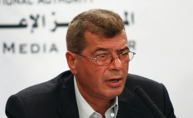 "عيسى قراقع"