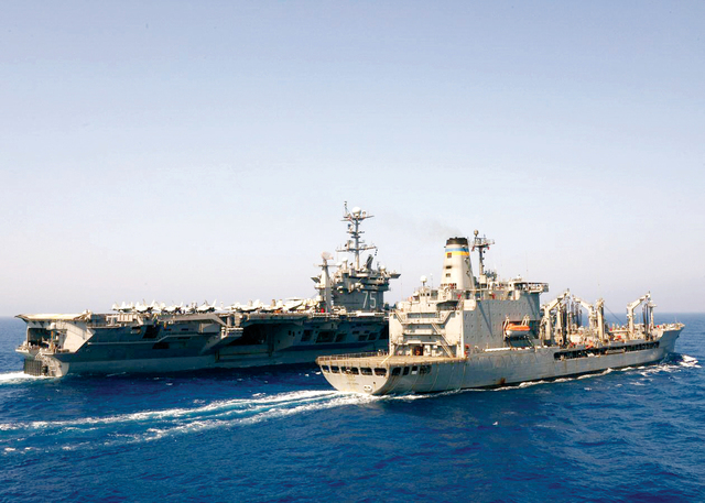 "صورة وزعتها البحرية الاميركية لحاملة الطائرات هاري ترومان (سي في إن 75) في البحر الابيض المتوسط\t أ.ف.ب"