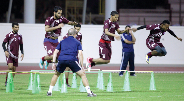 "جانب من تدريبات الشعب \t البيان"
