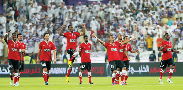 "الأهلي يحتفل بالسوبر ويركز على انطلاقة كأس المحترفين"