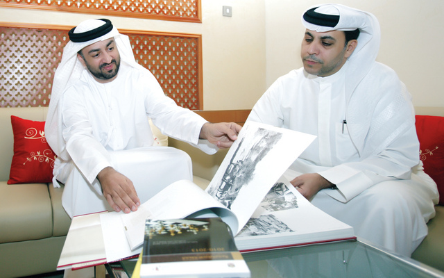 "علي خوري وفي استقباله ظاعن شاهين خلال زيارة البيان"