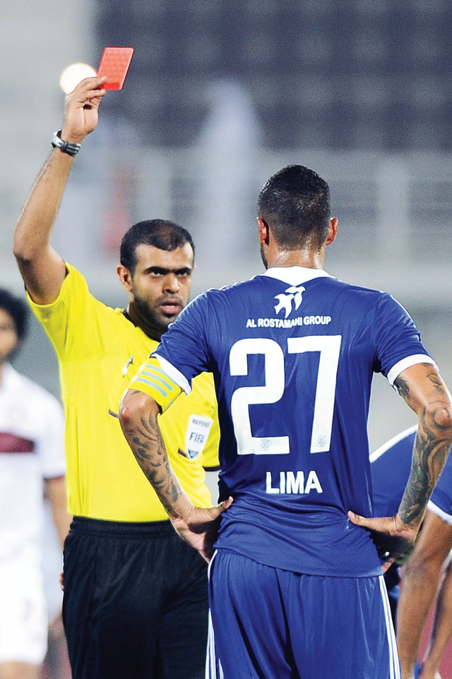 "عمار الجنيبي يشهر الكارت الأحمر للبرازيلي ليما من المصدر"