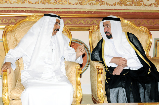 "سلطان القاسمي يتقبل تعازي محمد المر"
