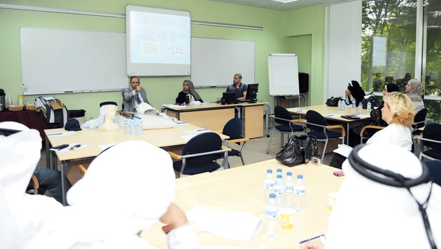 "خلال فعاليات المؤتمر الدولي الخامس للصحة والتربية البدنية والترويح والرياضة والتعبير الحركي \tتصوير: عمران خالد"