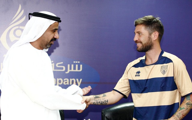 "راشد الهلي يهنئ جهاد الحسين على انضمامه لدبي \tمن المصدر"