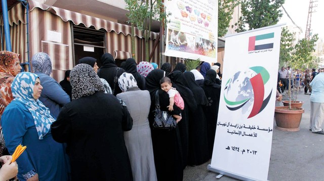 "عشرات الآسر السورية النازحة الى لبنان تستلم حصصها من المساعدات الاماراتية\t\t\t                    أرشيفية"