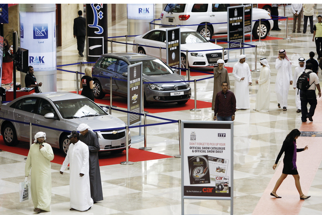 "معرض دبي الدولي للسيارات في نسخته من العام 2012  \t أرشيفية"