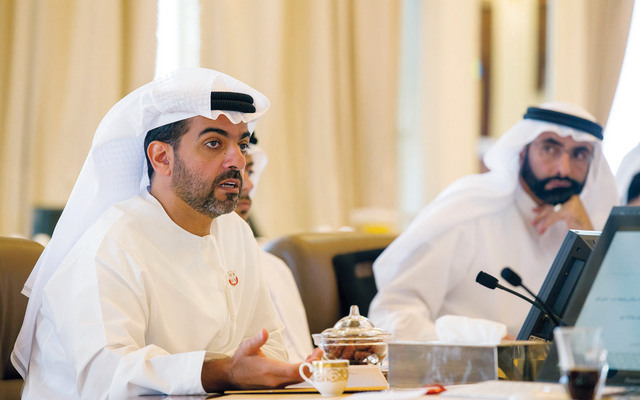"وحامد بن زايد يبدي ملاحظاته بحضور البواردي"