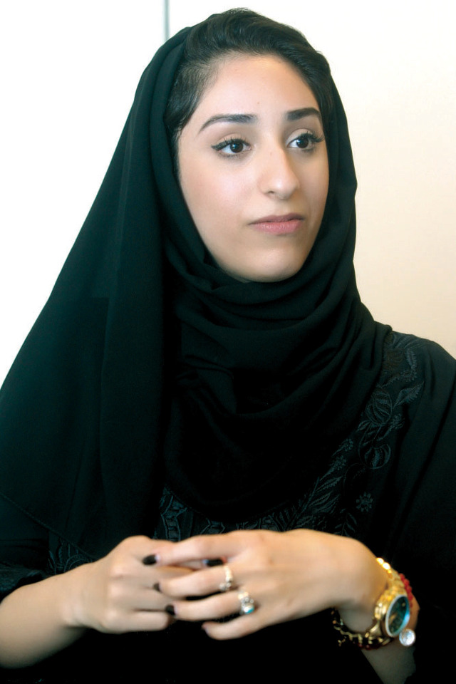 "سارة السويدي"