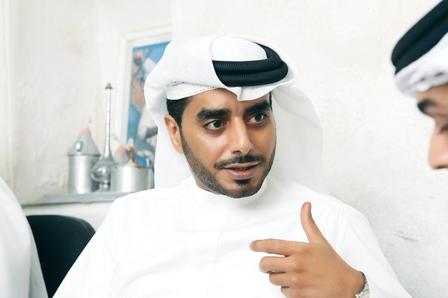 "حسين المناعي"