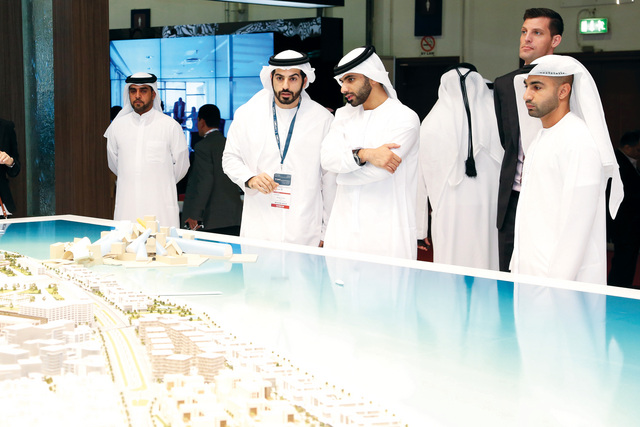 "إقبال كبير من قبل الزوار والمستثمرين على أجنحة سيتي سكيب \tتصوير ــ زافير ويلسون"