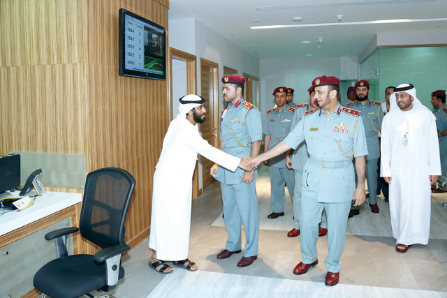 "ويهنئ العاملين في المنافذ الجوية بالعيد"