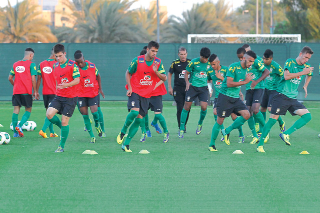 "جانب من تدريبات منتخب البرازيل في العاصمة أبوظبي"