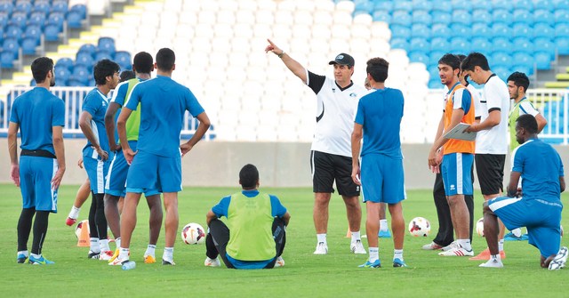 "جانب من تدريبات بني ياس استعداداً لمواجهة الوحدة \tمن المصدر"