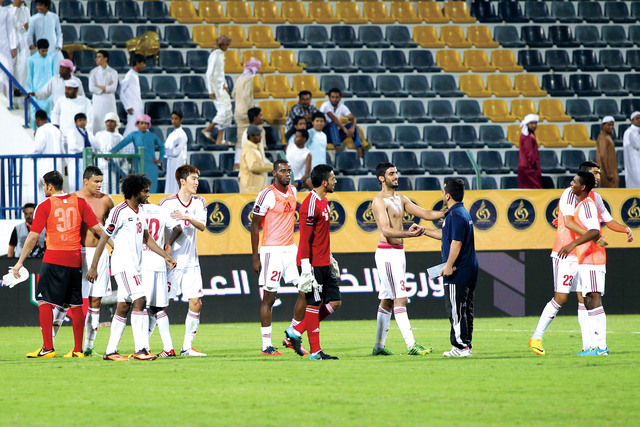 "الشارقة سعيد بفوزه بعد أن فك شيفرة دبي في الوقت الضائع\tتصوير موهان"