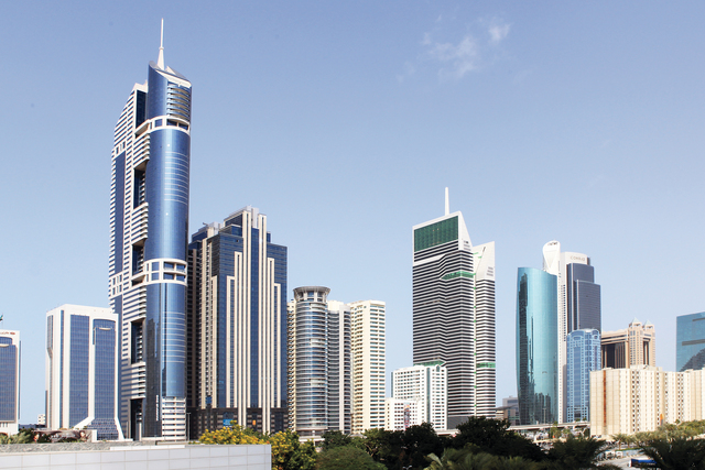 "يتوقع التقرير أن يحقق القطاع العقاري في الإمارات نمواً بـ 3.5 % هذا العام و 4 % في 2014\t البيان"
