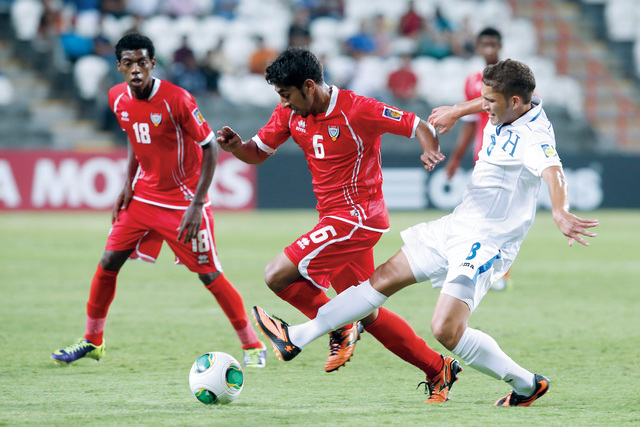 "جانب من مباراة منتخبنا الوطني ضد الهندوراس في مونديال الناشئين البيان"