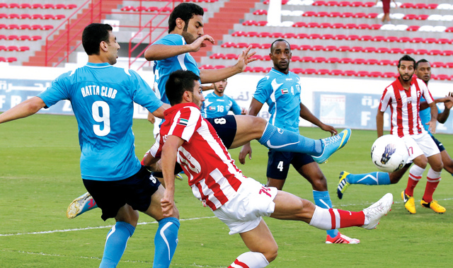 "الفجيرة تغلب على حتا وتأهل إلى دور ال 16 \t تصوير: محمد منور"
