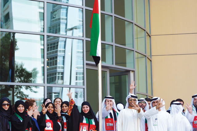 "حسين النويس : حكمة القيادة جعلت الإمارات محط الإعجاب"