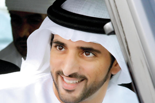 "حمدان بن محمد يرعى المهرجان"