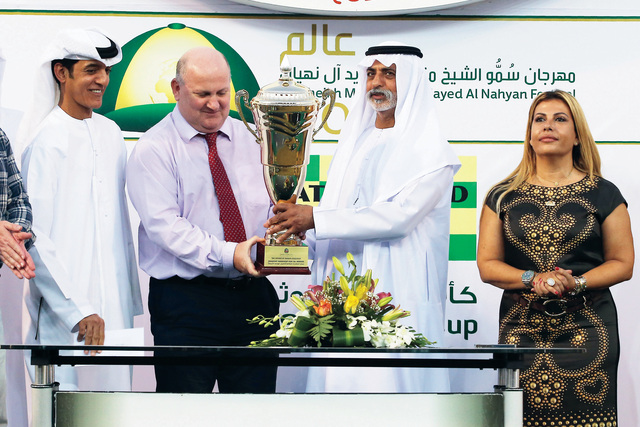 "نهيان بن مبارك يتوج بطل سباق السعديات"