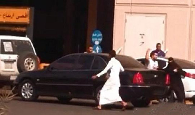 فيديو...التحقيق في قضية تهريب فتاة سعودية من قبضة "الهيئة"