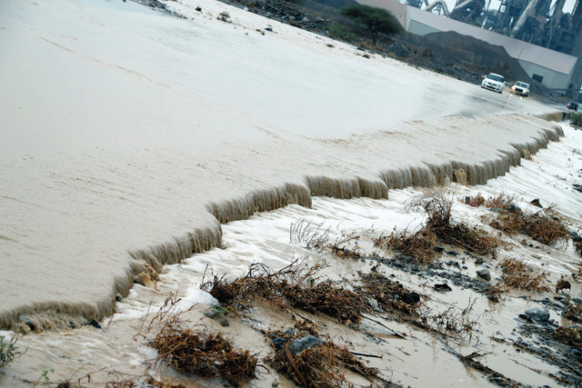 "سيول غمرت وادي جليلة في رأس الخيمة"