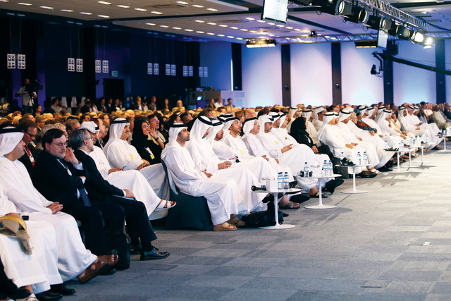 "الحضور خلال فعاليات القمة"