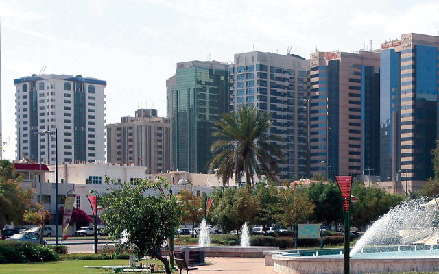 بلدية أبوظبي تنجز صيانة 685 مبنى في 2013