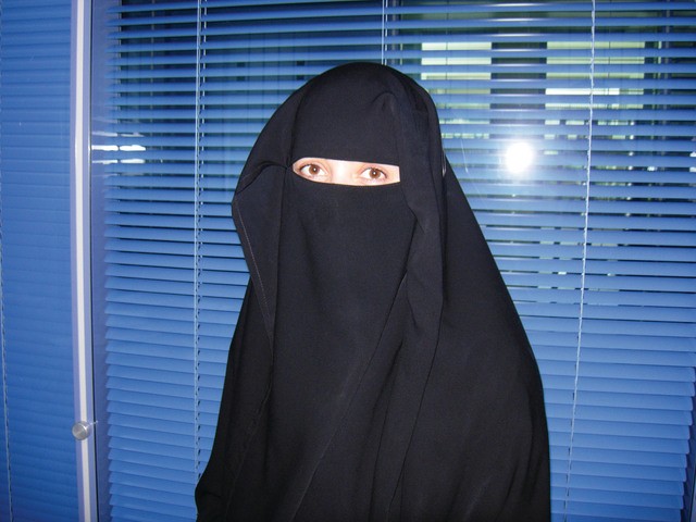 "فاطمة الحمادي"