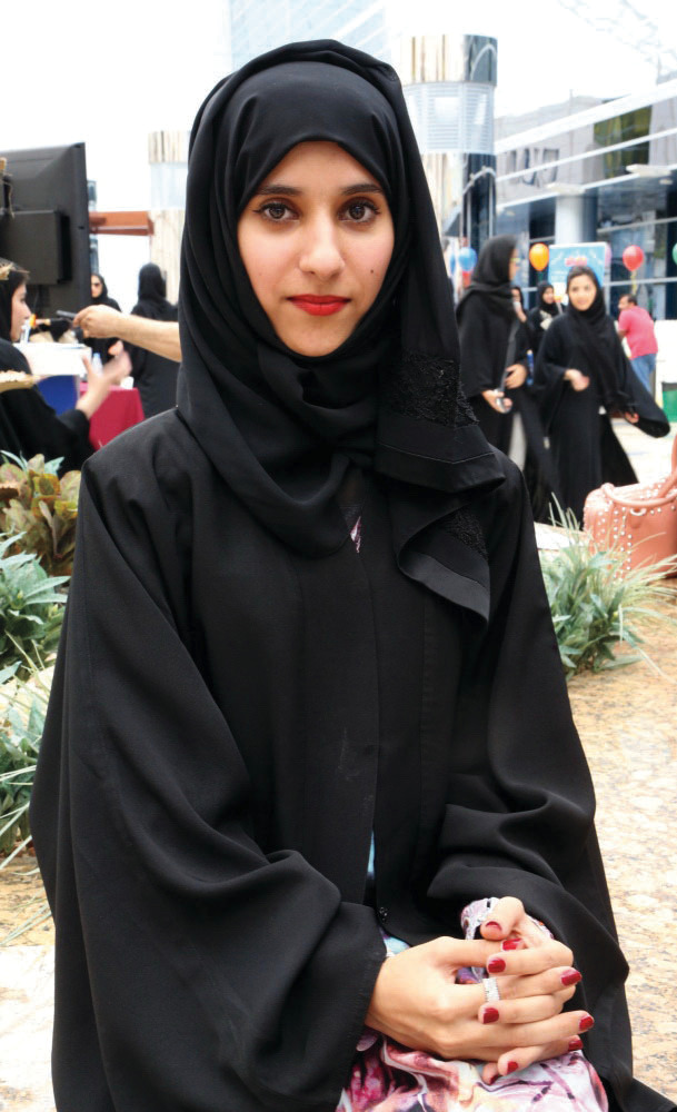"آمنة الحميري: ساحة سيدات الأعمال تشهد مشاركة طالبات"