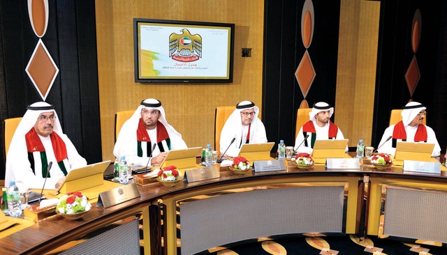 "عبدالله النعيمي وسهيل المزروعي وأنور قرقاش وسلطان الجابر وعبدالله غباش"