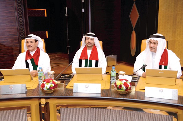 "حميد القطامي وهادف الظاهري وسلطان المنصوري"