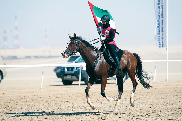 "البطلة لحظة وصولها خط النهاية"